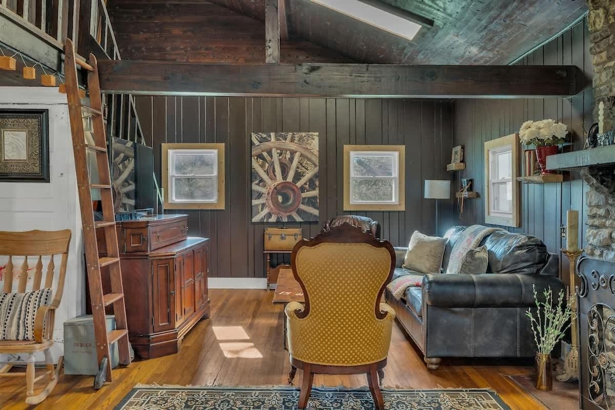 River Rustic Retreat - 15 Mins From Dt *