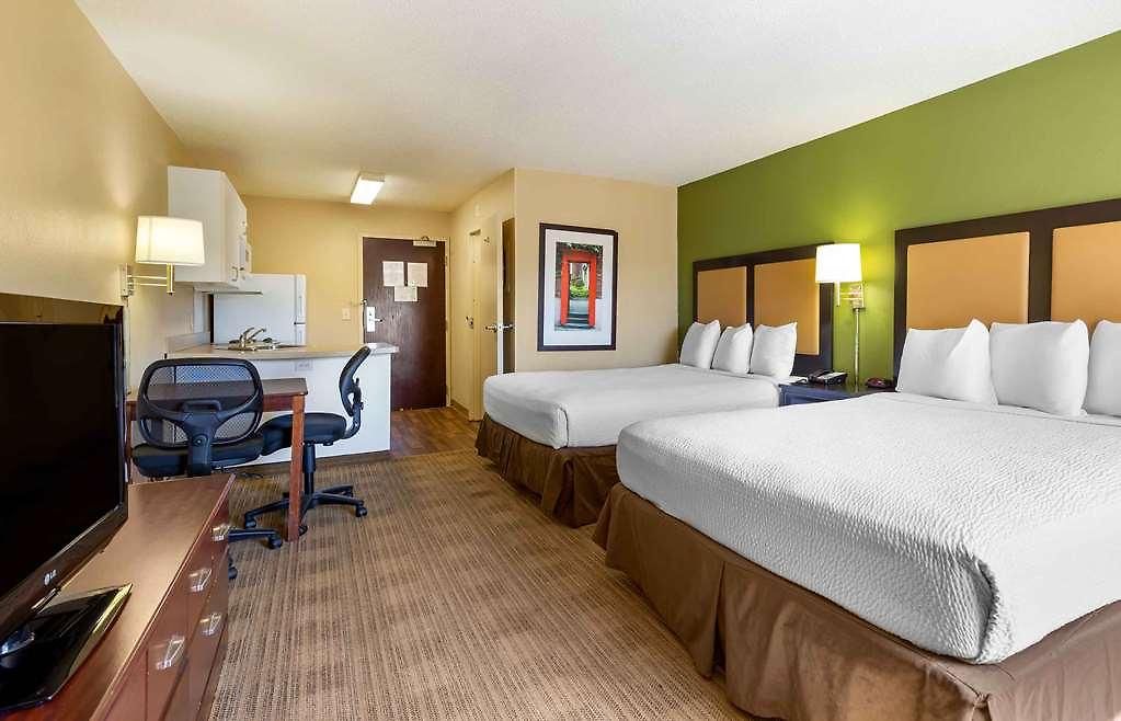 Extended America - - Airport - Music Hotel 2*