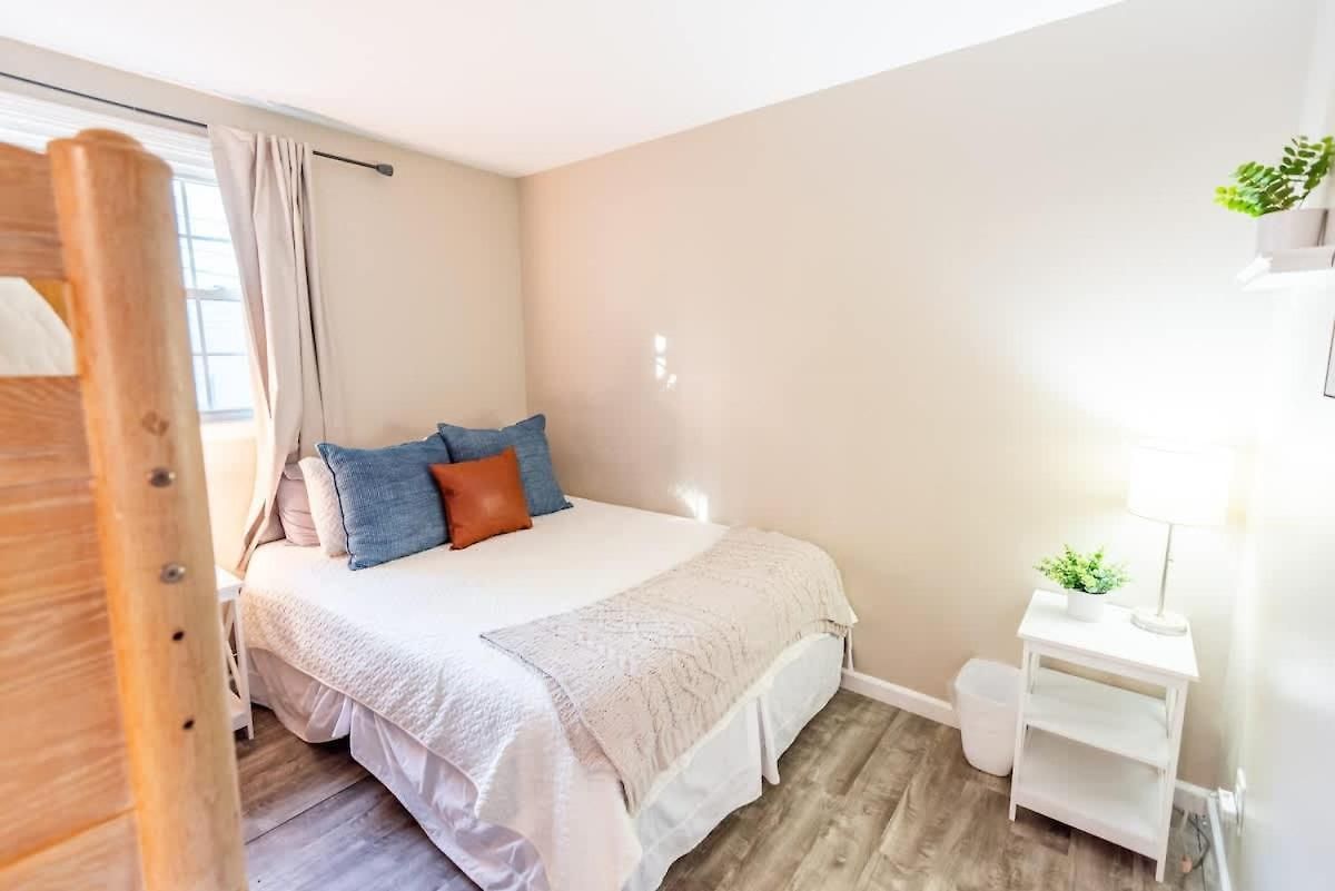 7 Min Drive To Broadway- Walkable Neighborhood Nashville