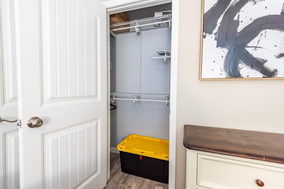 Sleeps 6-full Kitchen-4 Beds-big Couch-officespace Nashville