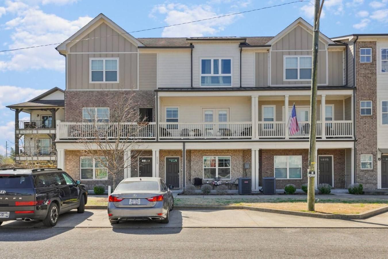 Vibrant In The Nations With Garage Walk To Restaurants And Shops *
