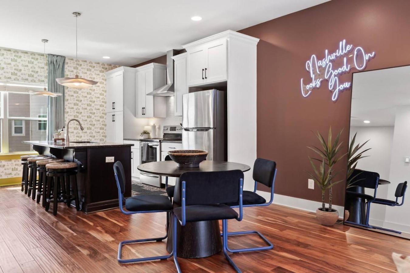 Holiday home Vibrant In The Nations With Garage Walk To Restaurants And Shops *