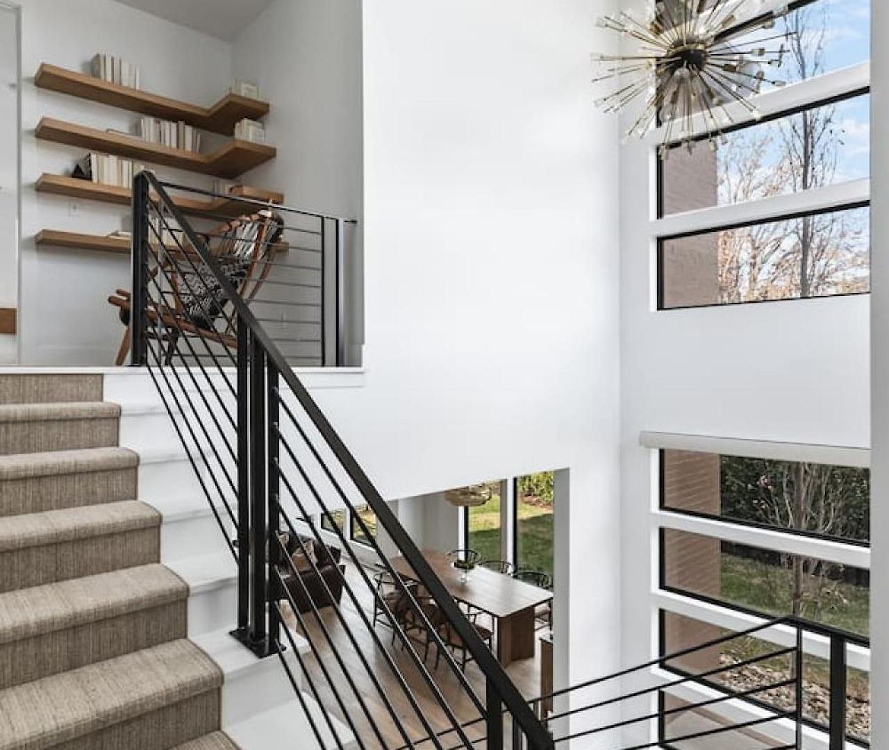 Luxury In Hills With Garage And Walk To The Park Holiday home