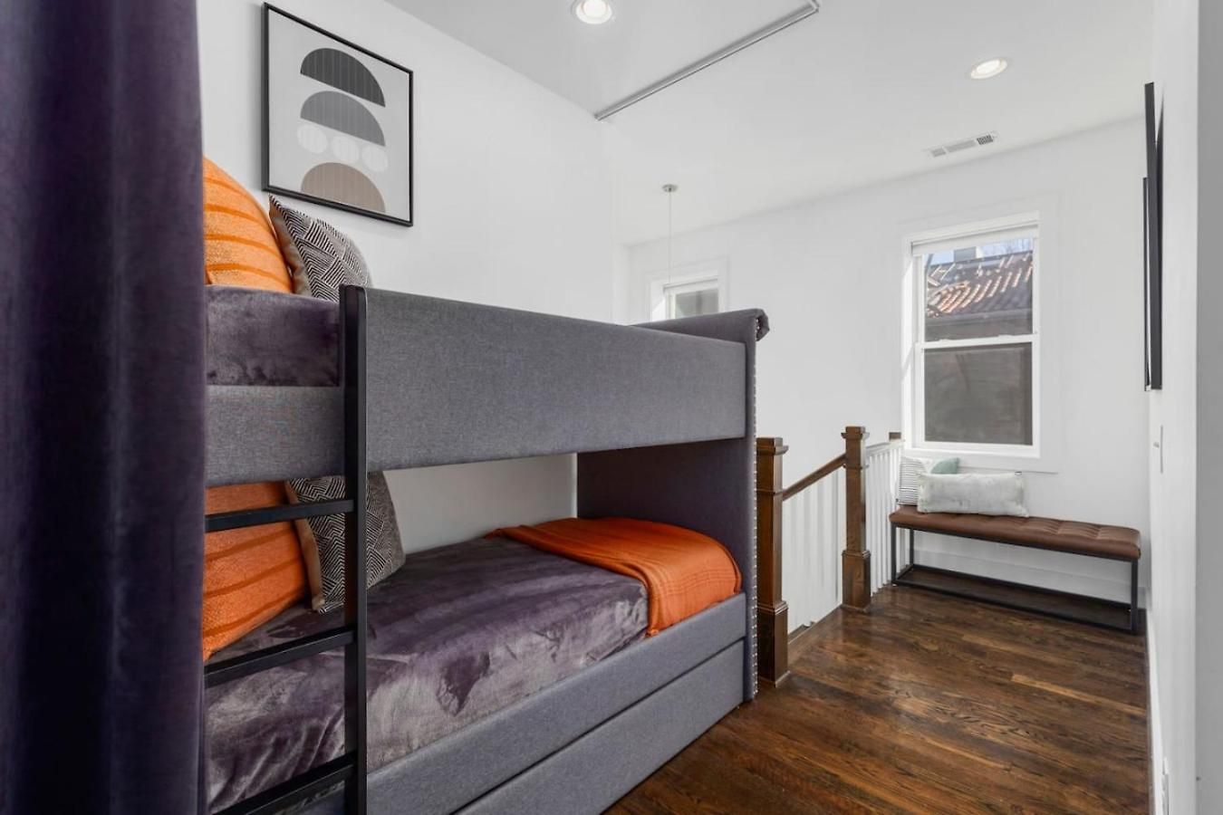 Two Adjacent Homes In 12 South And Belmont Area Sleeps 20 People