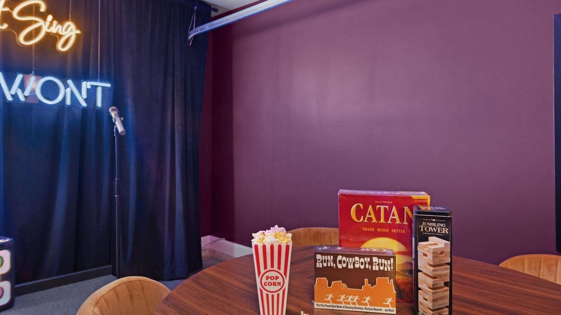 The Morrison - Karaoke Theater Backyard Oasis Holiday home Nashville