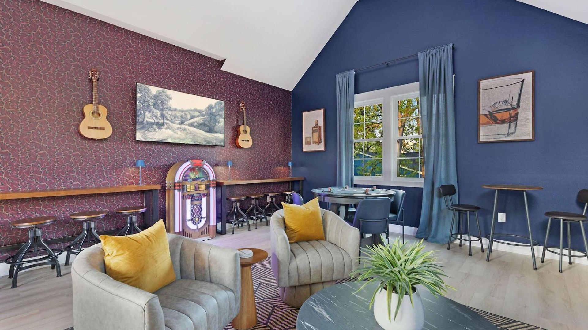 Holiday home The Morrison - Karaoke Theater Backyard Oasis *