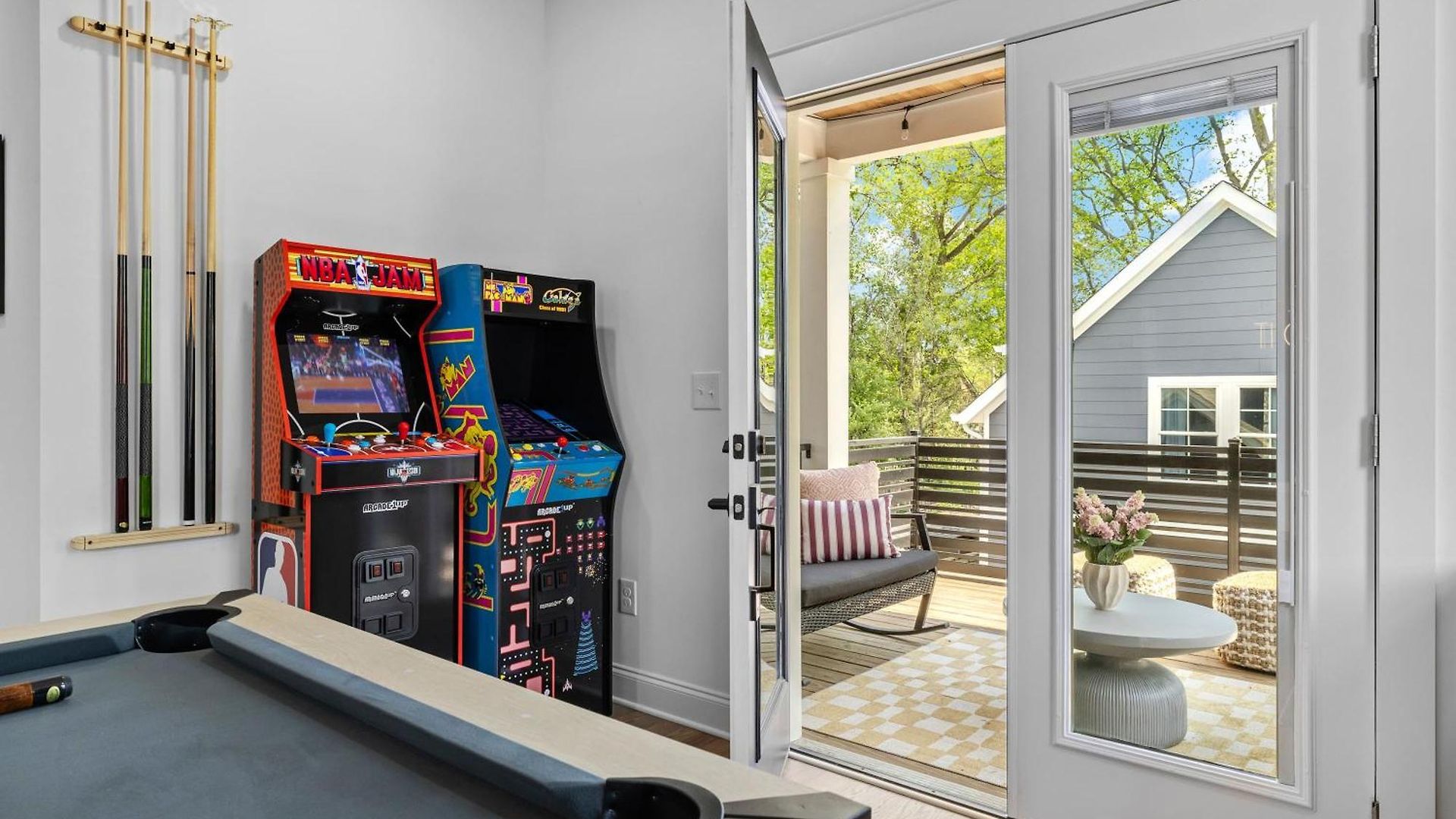 The Morrison - Karaoke Theater Backyard Oasis * Nashville