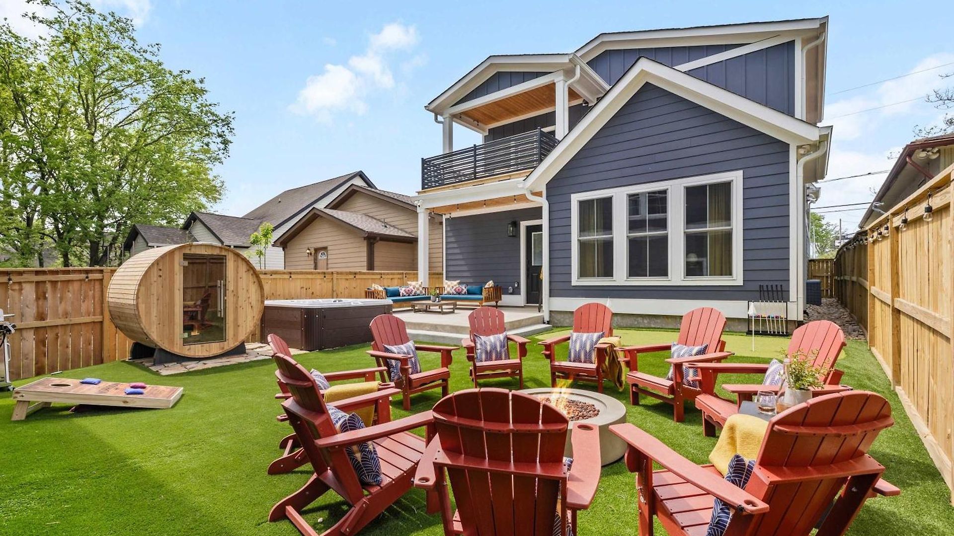 Holiday home The Morrison - Karaoke Theater Backyard Oasis *