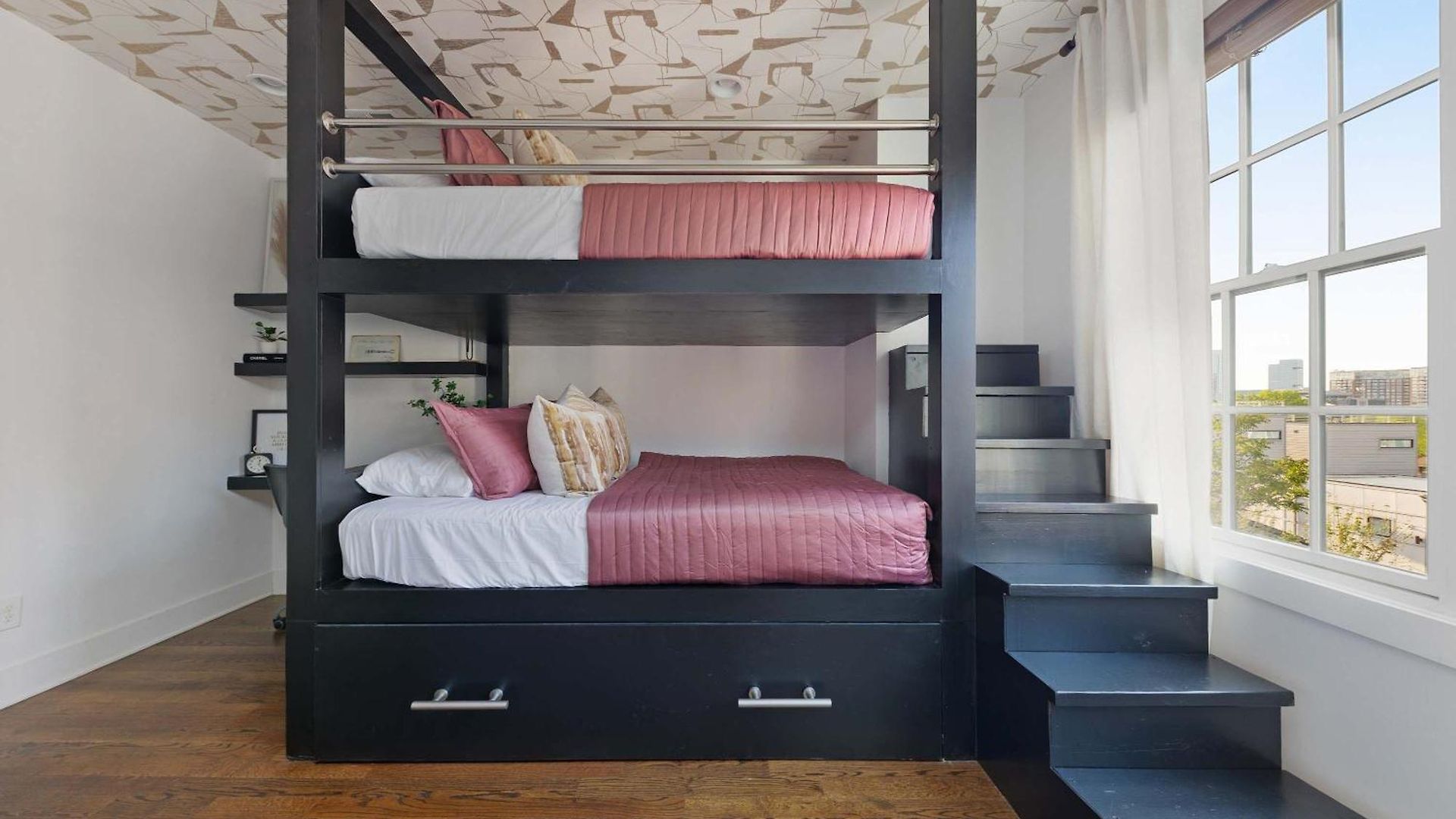 The High Note - Spectacular Rooftop Walk To Gulch Holiday home *