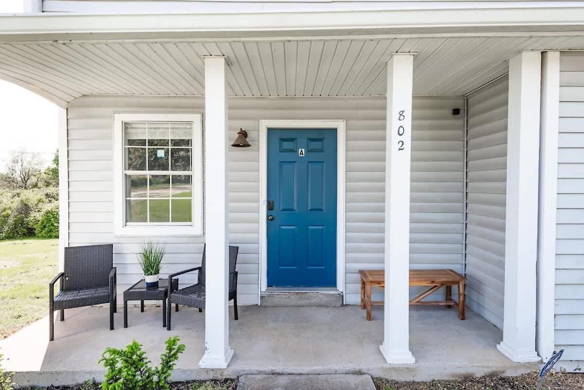 Riverside Retreat Near 5 Points *