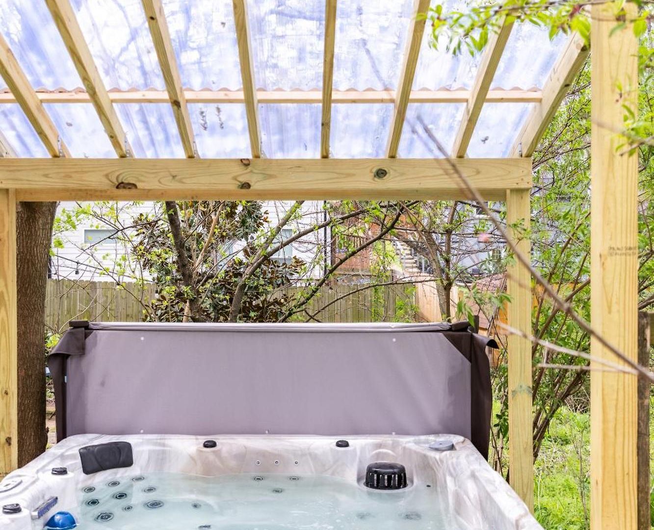 Holiday home Dreamy Tiny House With Hot Tub And Garden Patio Nashville