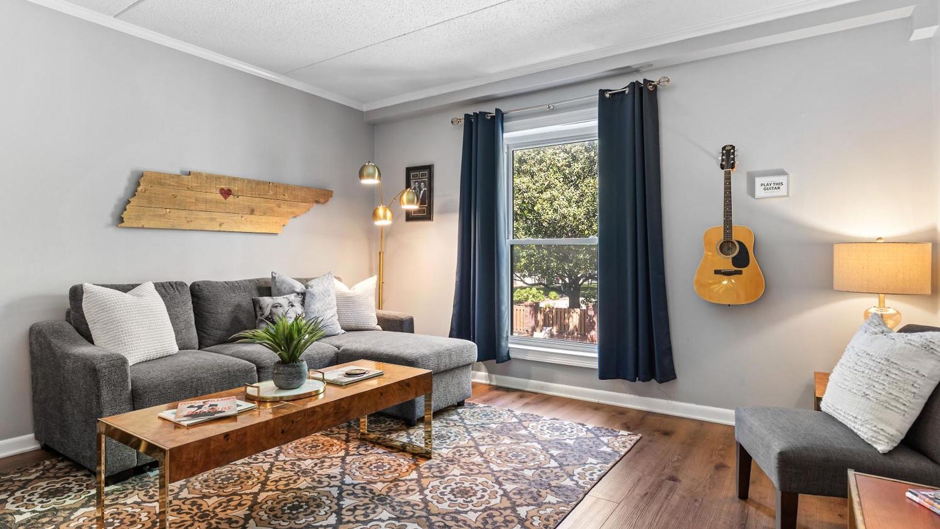 Holiday home Famous Music Row 1 Bedroom With Free Parking And Pool *
