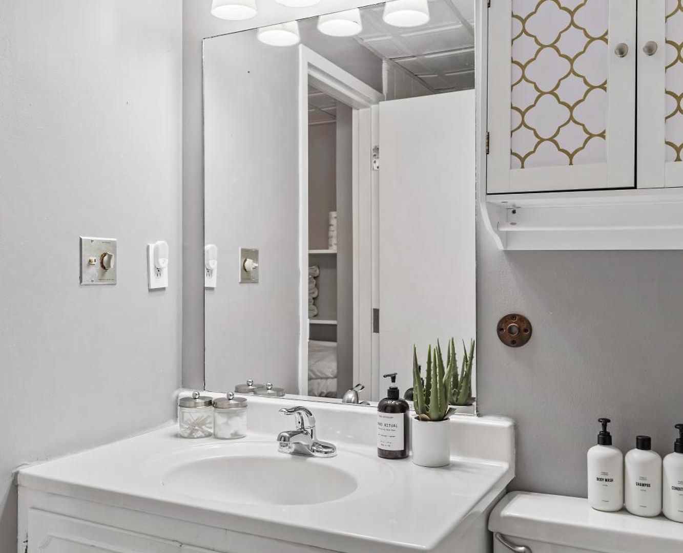 Famous Music Row 1 Bedroom With Free Parking And Pool Holiday home Nashville