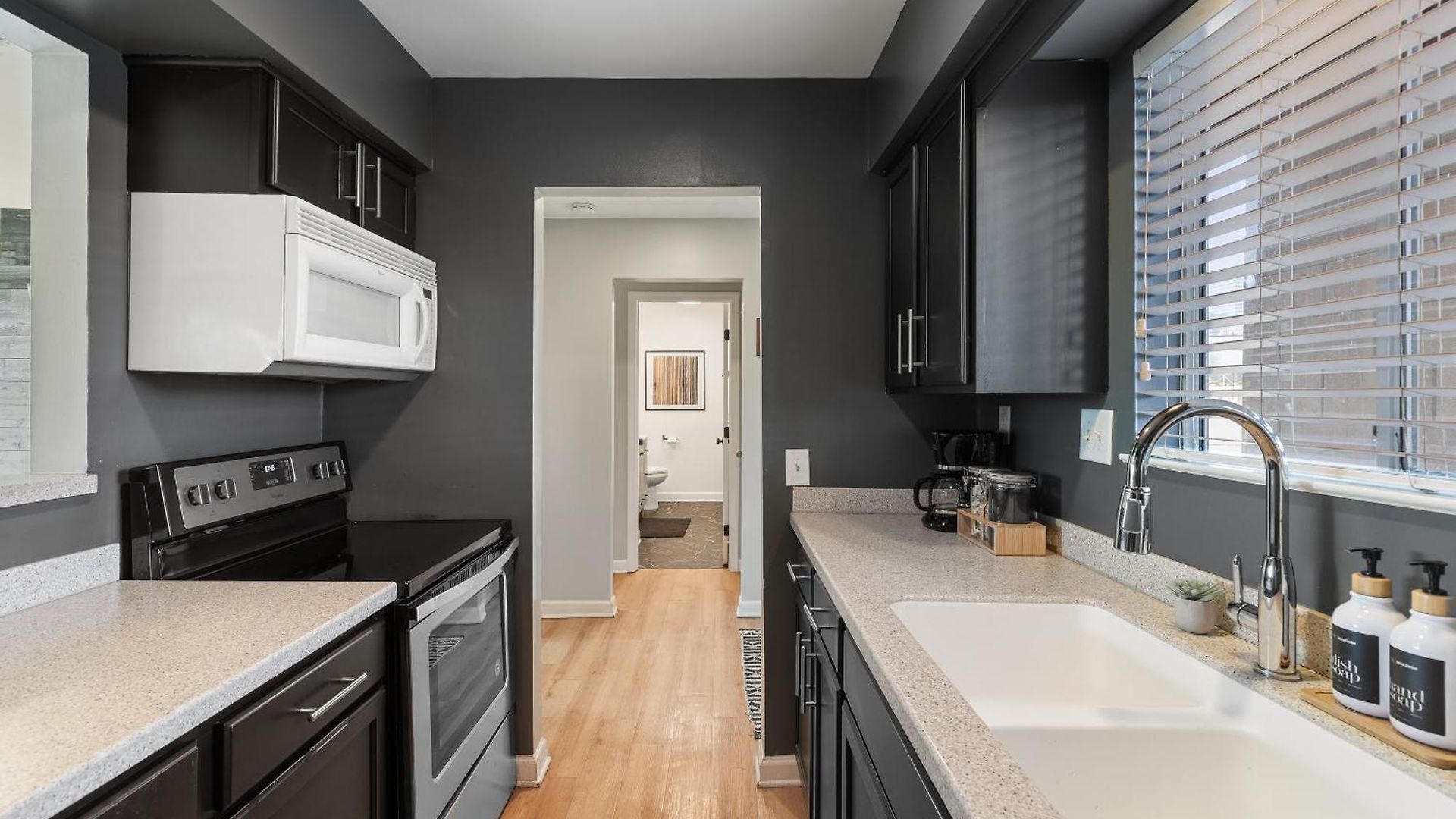 Apartment Oasis Walk To Broadway With Pool, Parking, Gym And Patio Nashville