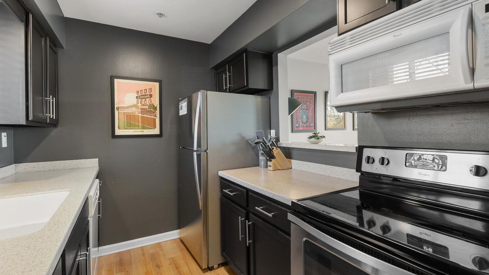 Oasis Walk To Broadway With Pool, Parking, Gym And Patio * Nashville