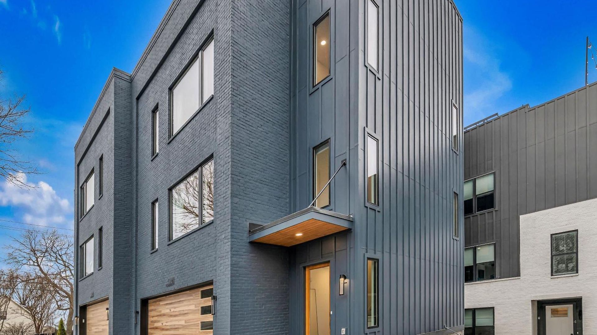 Luxury Hot Tub & Rooftop Deck Downtown *