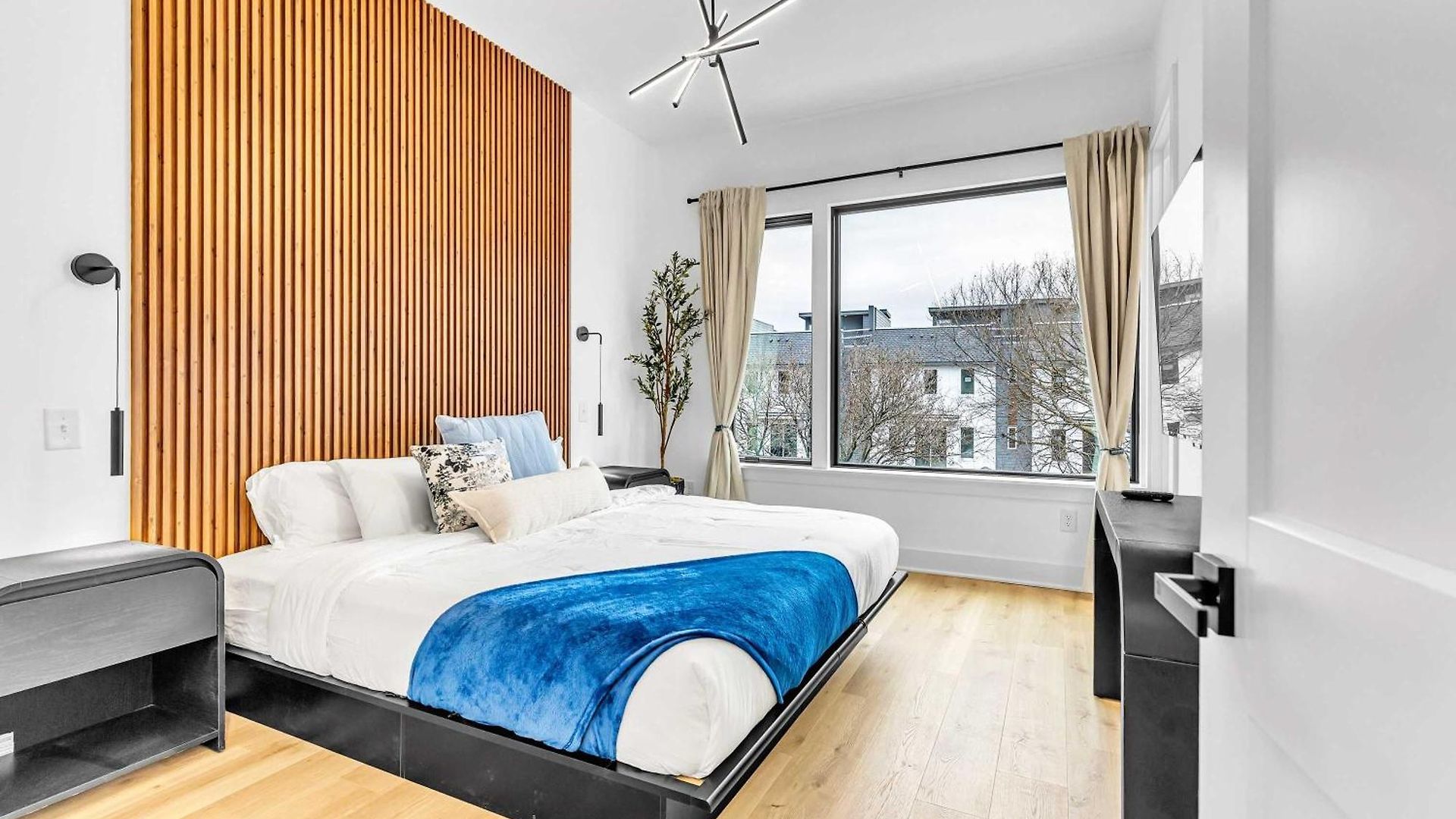 Holiday home Luxury Hot Tub & Rooftop Deck Downtown