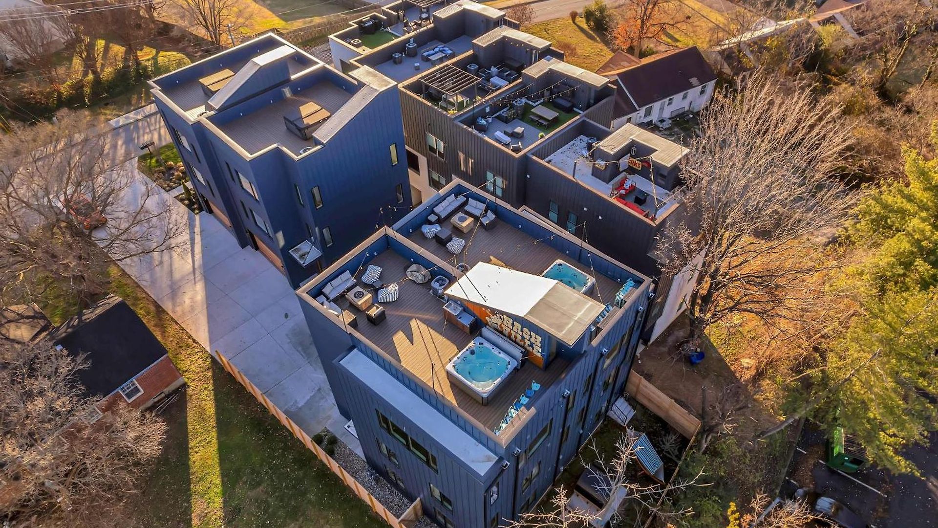 Holiday home Rooftop Deck Hot Tub & Game In