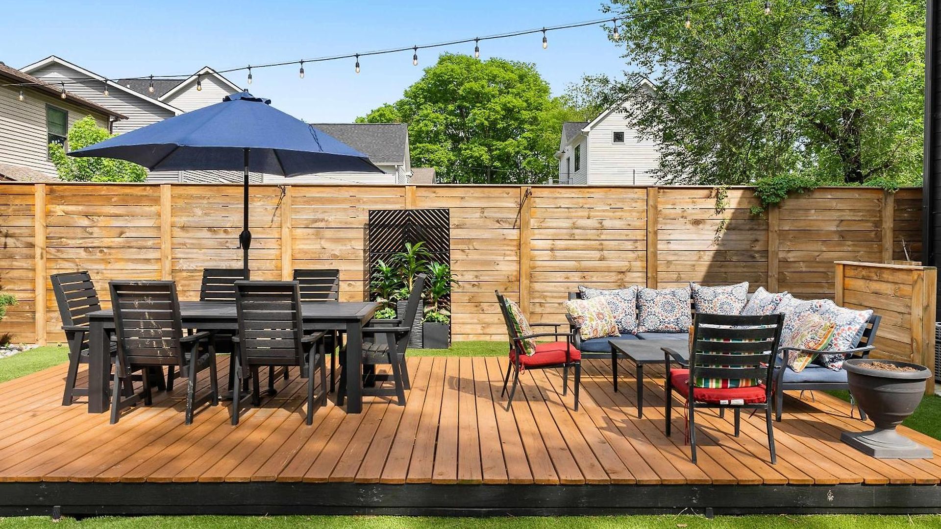 Sophisticated Sanctuary Hot Tub Outdoor Haven *