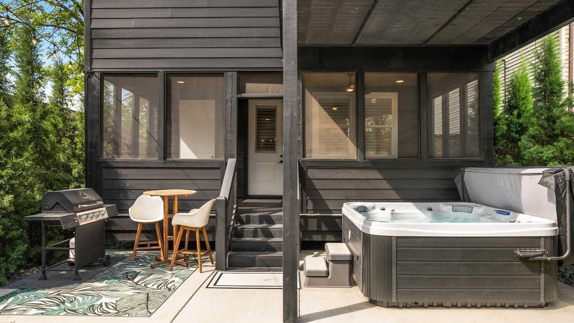 Sophisticated Sanctuary Hot Tub Outdoor Haven Holiday home