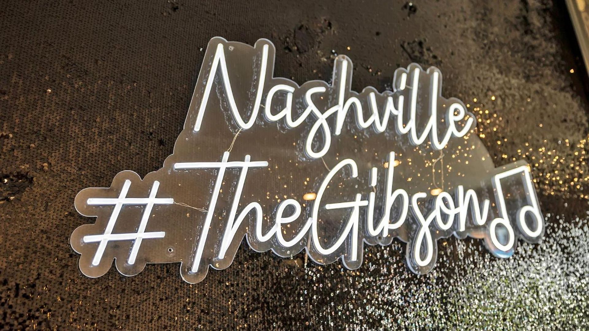The Gibson- Pool/gym/parking, Walk To Broadway Holiday home Nashville