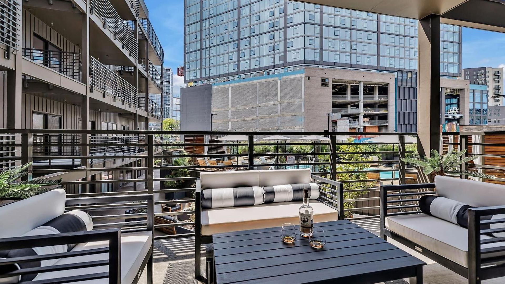 The Gibson- Pool/gym/parking, Walk To Broadway *