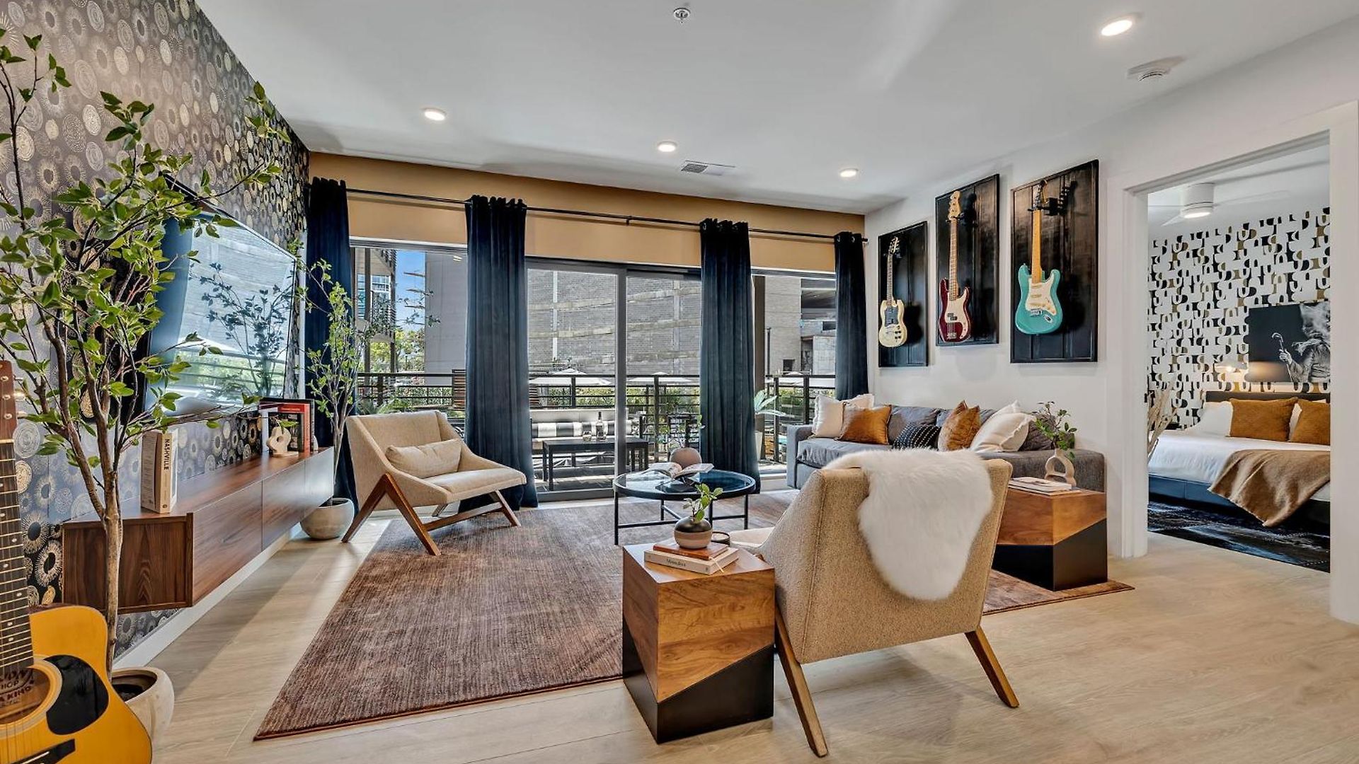 The Gibson- Pool/gym/parking, Walk To Broadway Holiday home Nashville