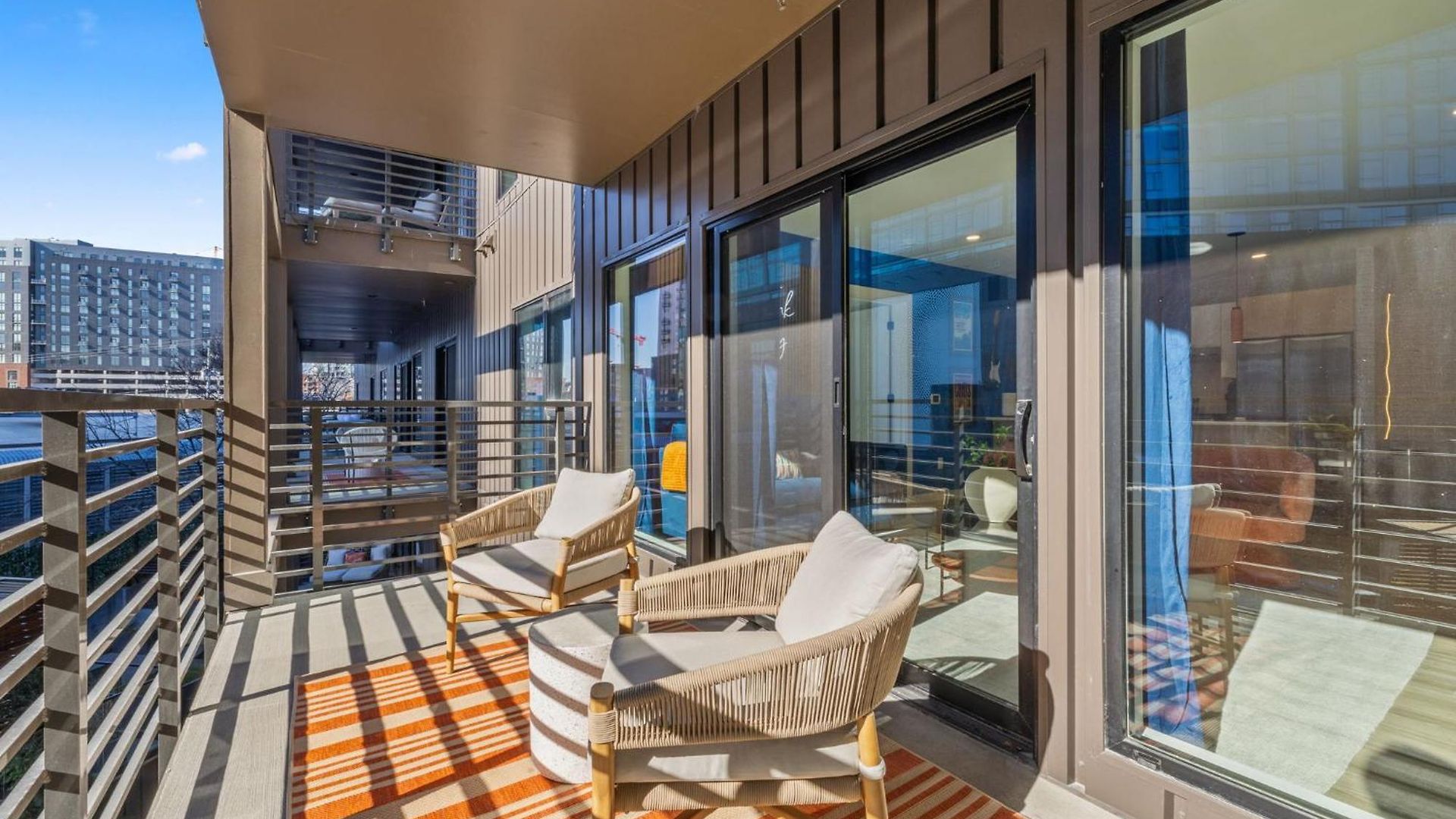 Honky Tonk Hideaway Walk To Broadway W Gym, Pool, Parking Holiday home *