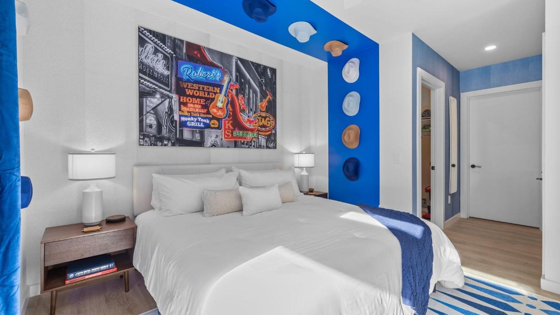 Holiday home Honky Tonk Hideaway Walk To Broadway W Gym, Pool, Parking