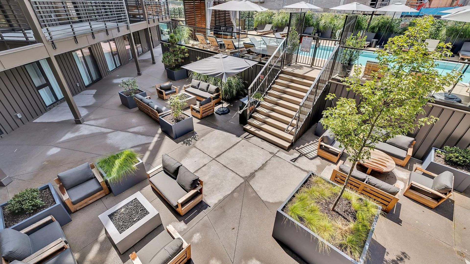 Walk To Downtown Nash From The Speakeasy Pool, Gym, Parking And More, Amazing Location Holiday home Nashville