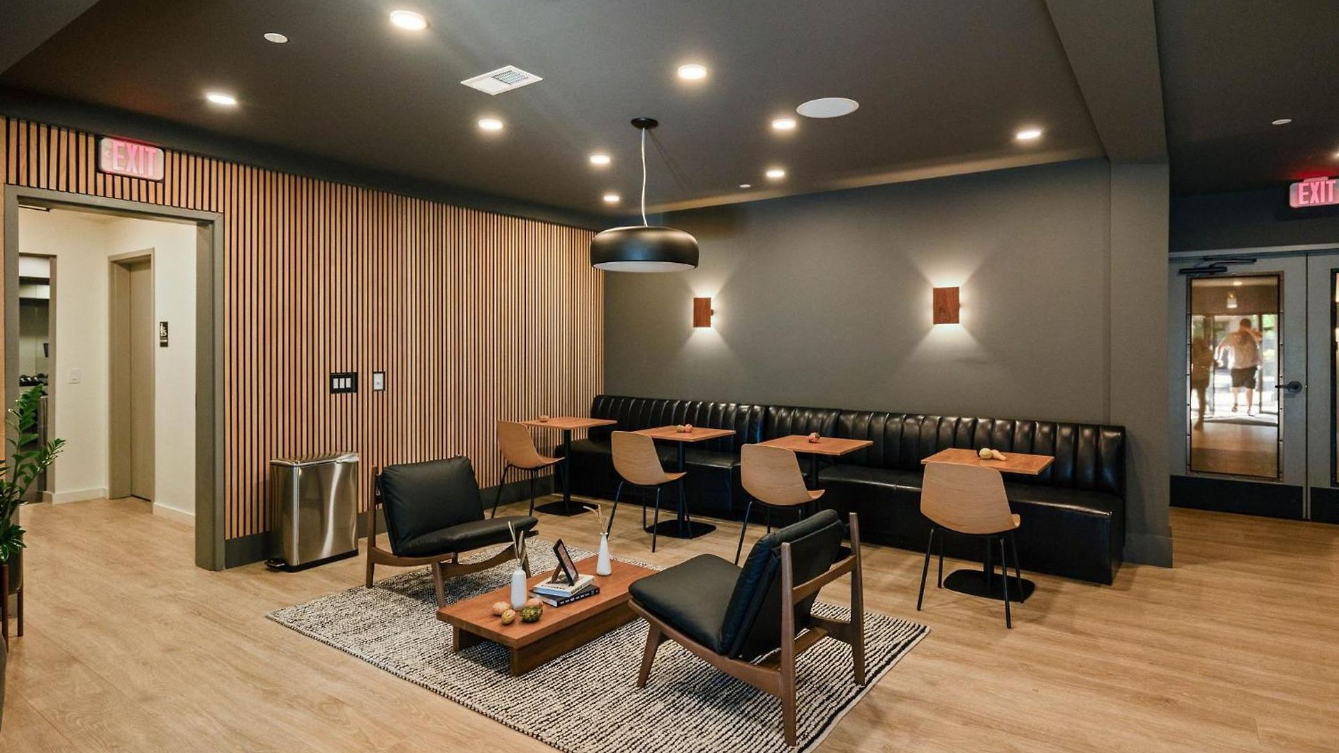 Holiday home Walk To Downtown Nash From The Speakeasy Pool, Gym, Parking And More, Amazing Location