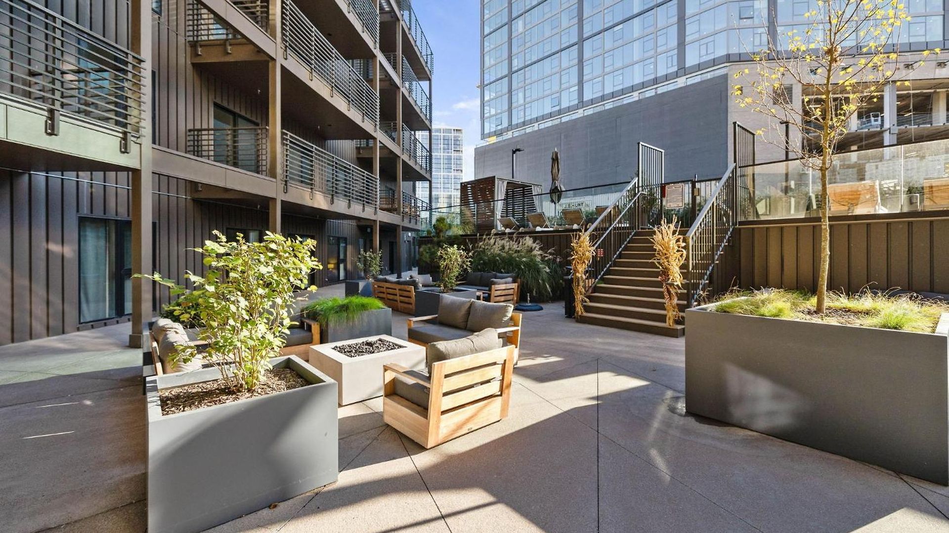Walk To Downtown Nash From The Speakeasy Pool, Gym, Parking And More, Amazing Location * Nashville