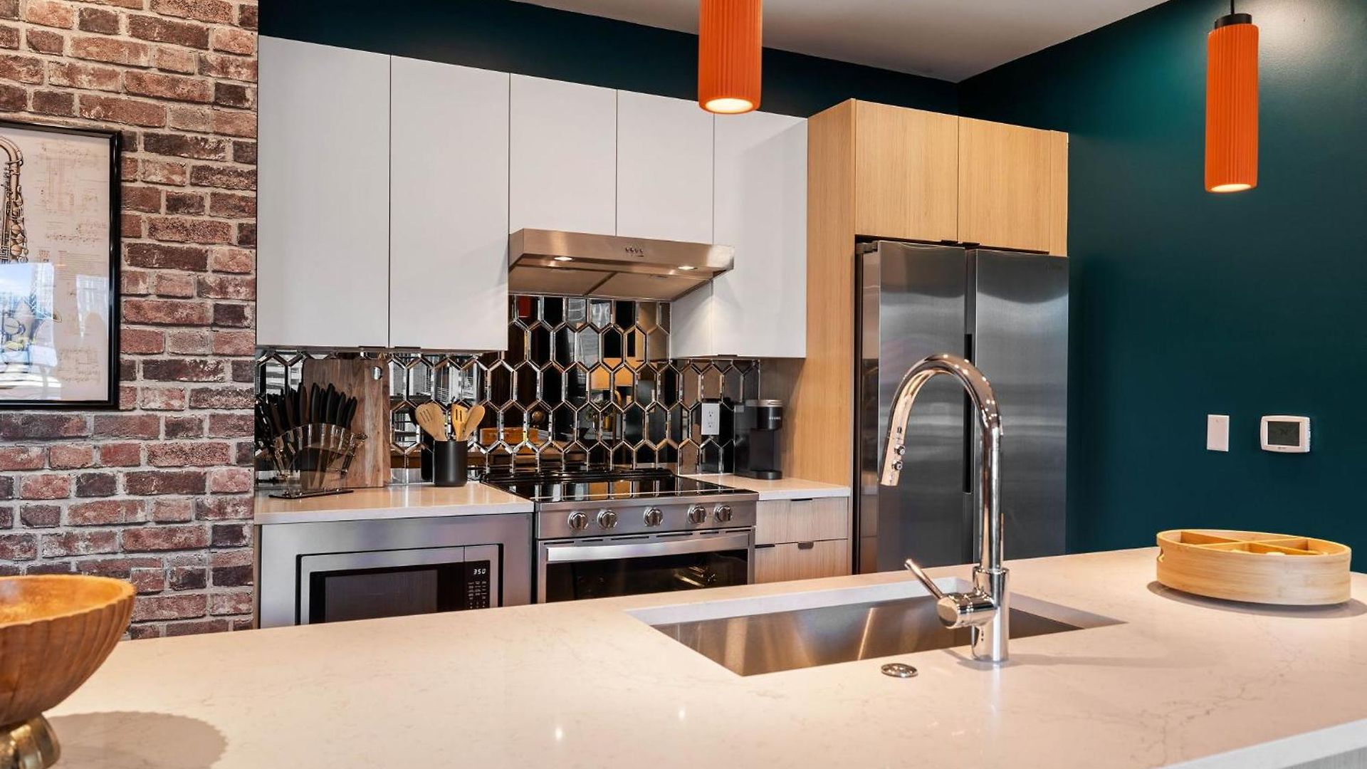 Walk To Downtown Nash From The Speakeasy Pool, Gym, Parking And More, Amazing Location *