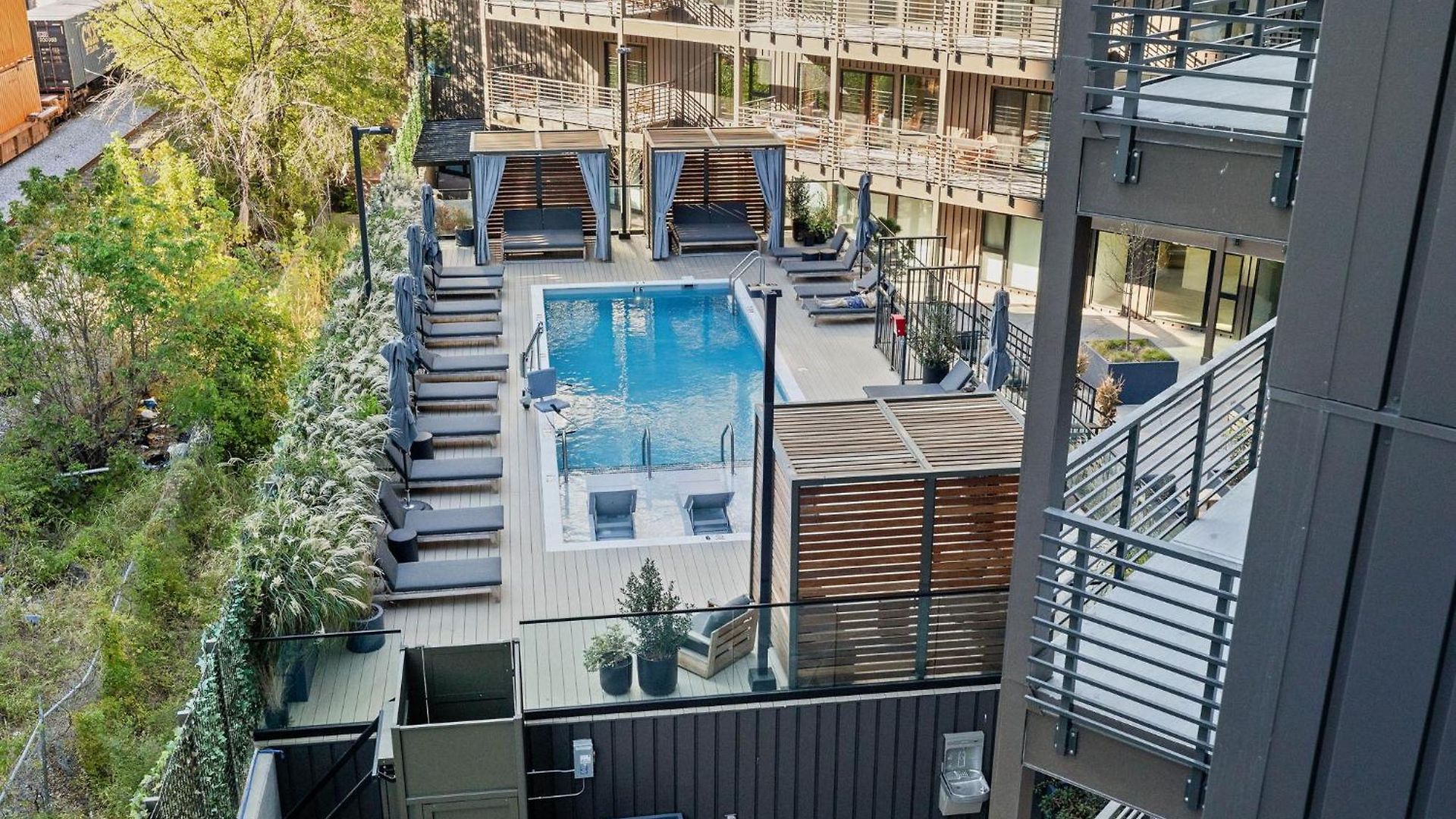 Holiday home Walk To Downtown Nash From The Speakeasy Pool, Gym, Parking And More, Amazing Location *