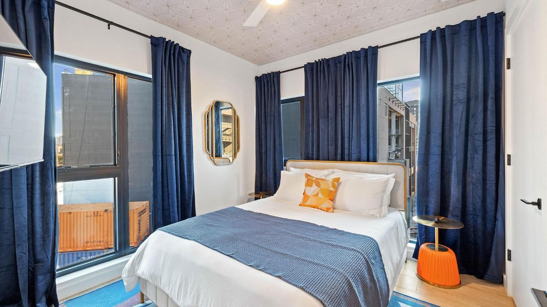 Walk To Downtown Nash From The Speakeasy Pool, Gym, Parking And More, Amazing Location Nashville