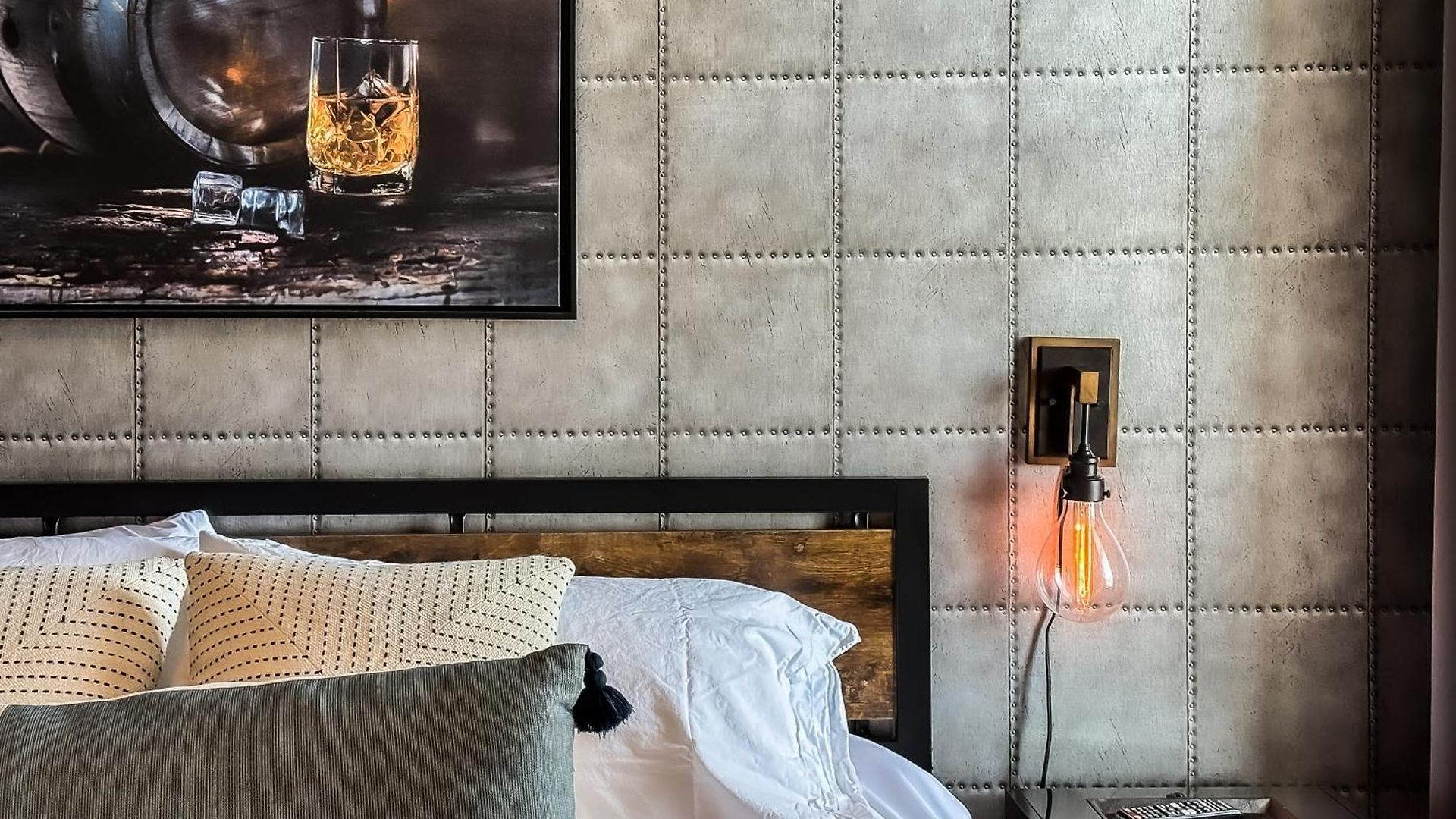 The Barrelhouse Loft In West End Near Vandy And Centennial Holiday home