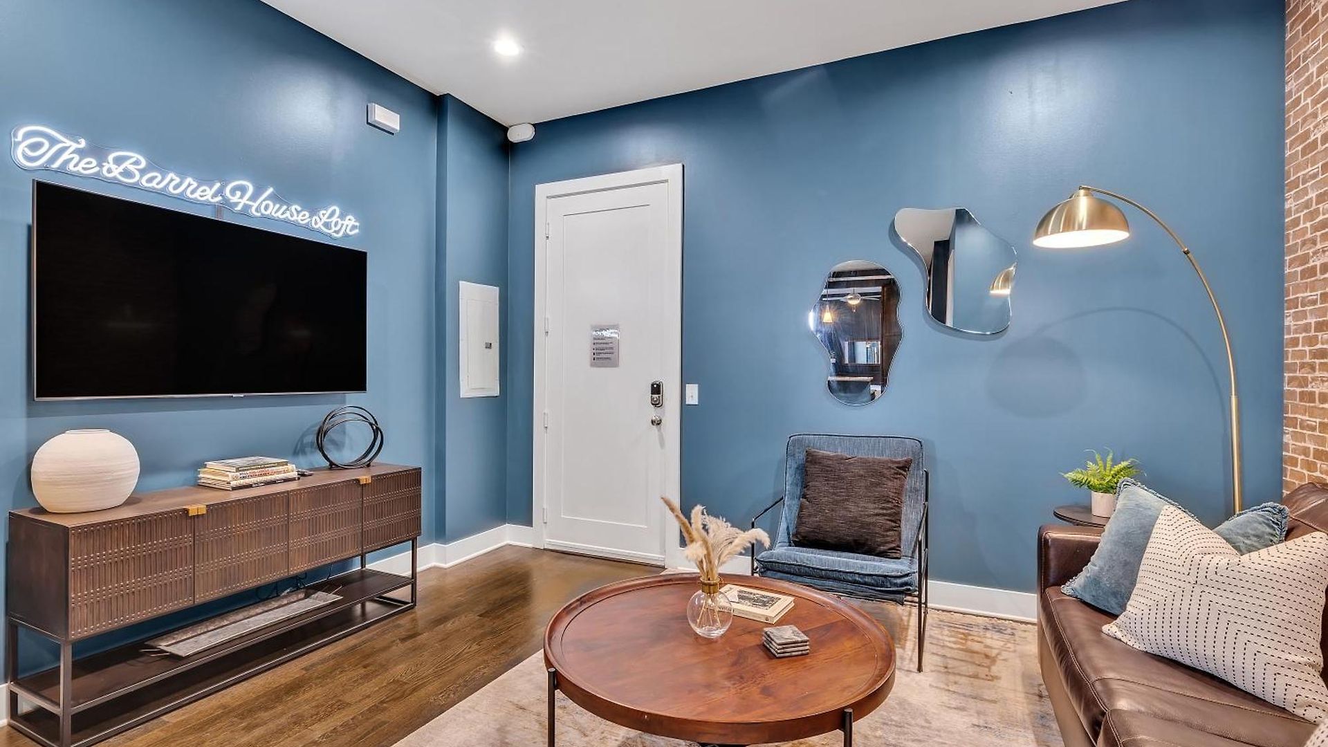 The Barrelhouse Loft In West End Near Vandy And Centennial Holiday home Nashville