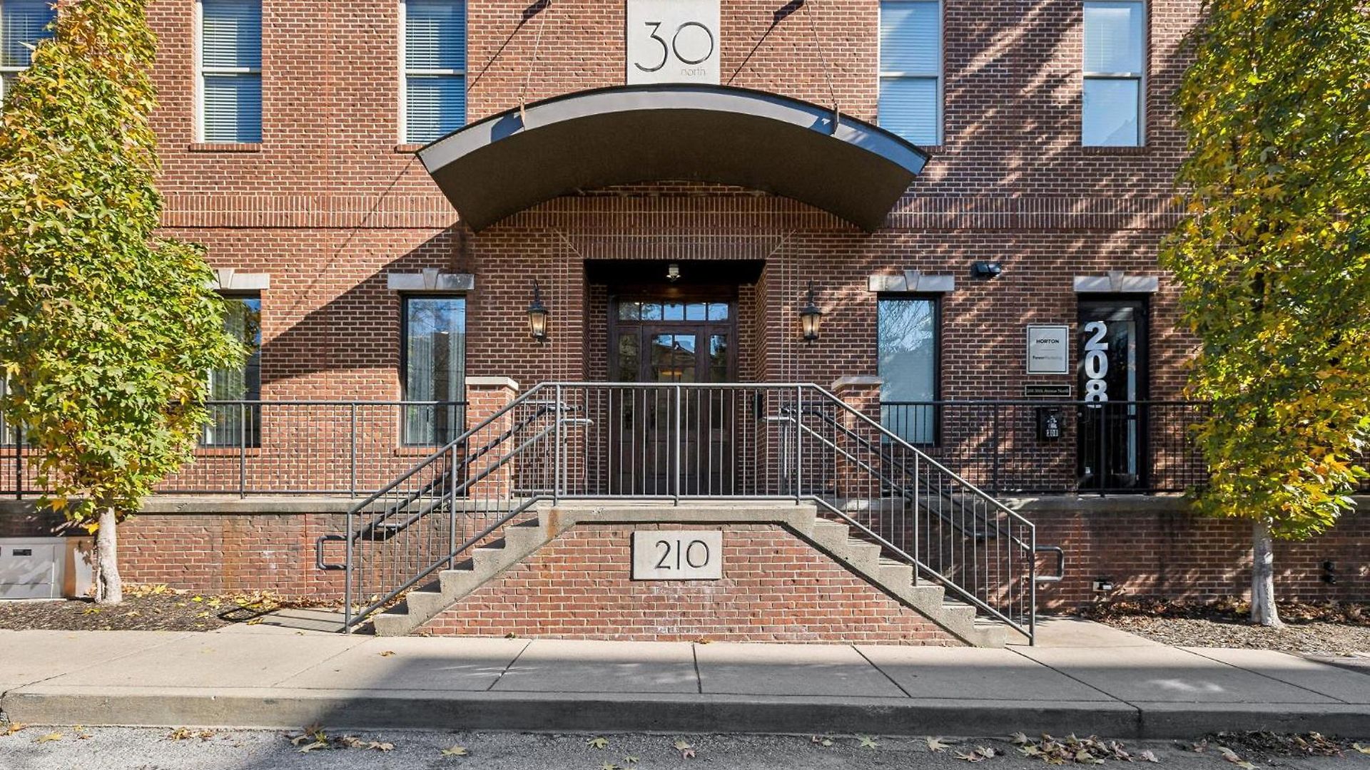 Holiday home Legends Loft Modern Near Vandy On West End *