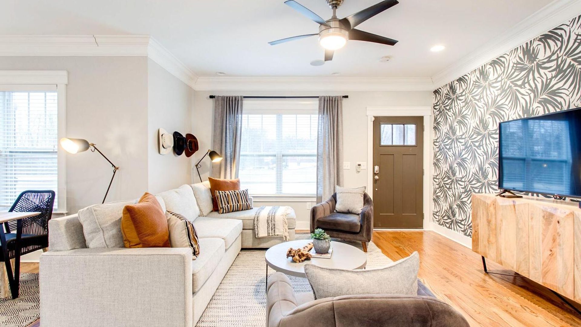 Belmont And Broadway Great For Groups Holiday home
