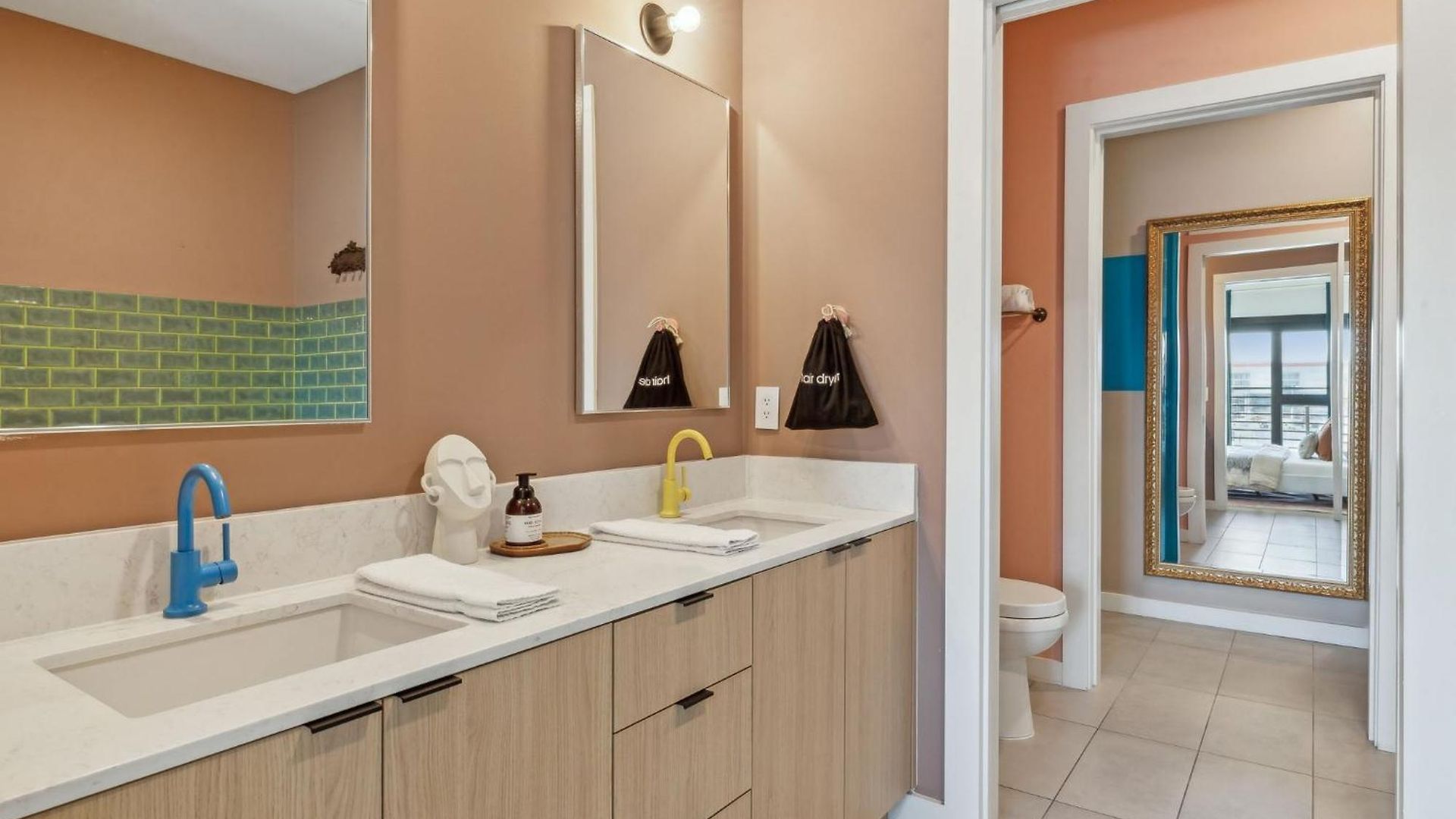 Holiday home Pie Town Emporium- Walk To Broadway, Enjoy Views, Pool, Gym