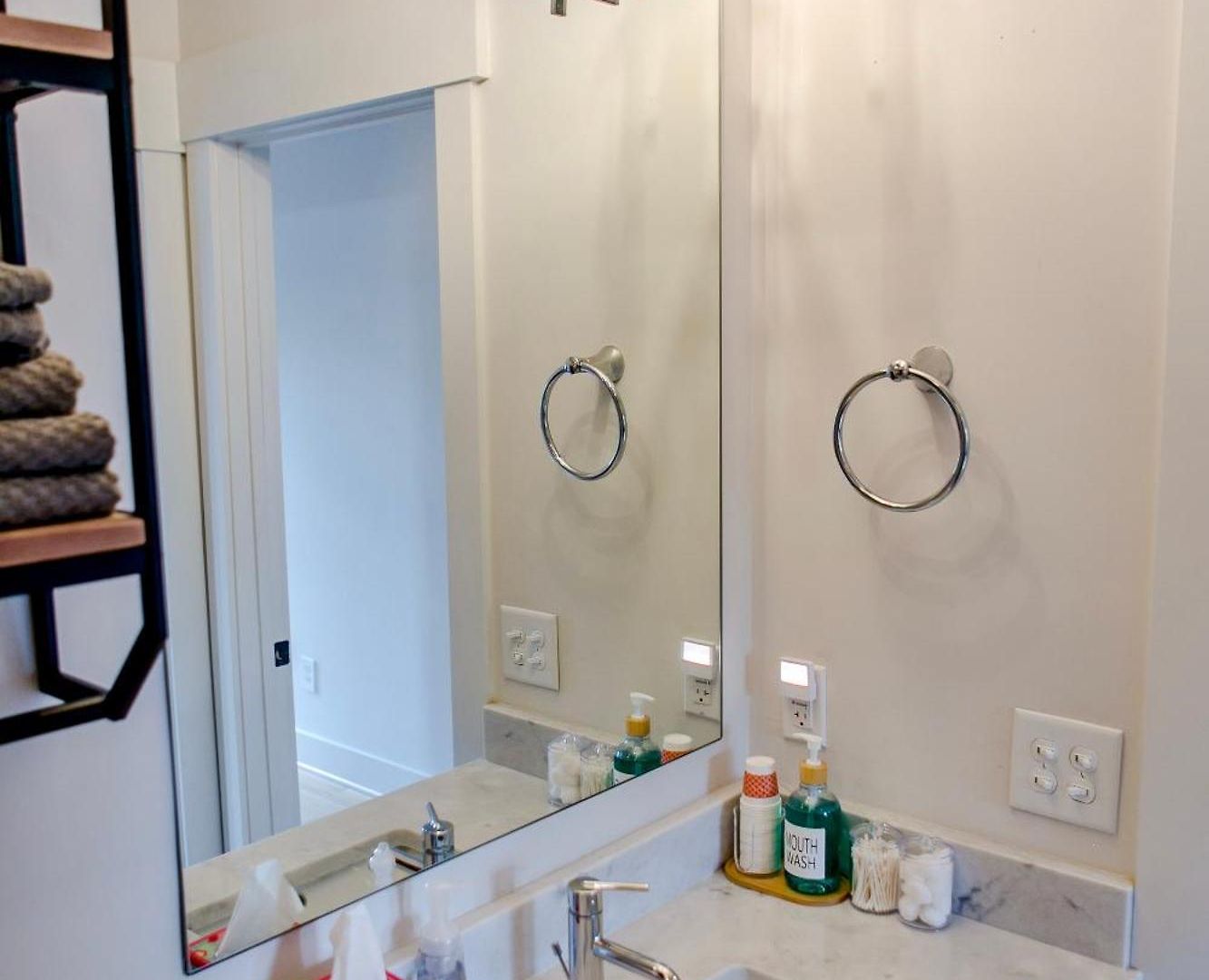The Urban River - 4br Getaway