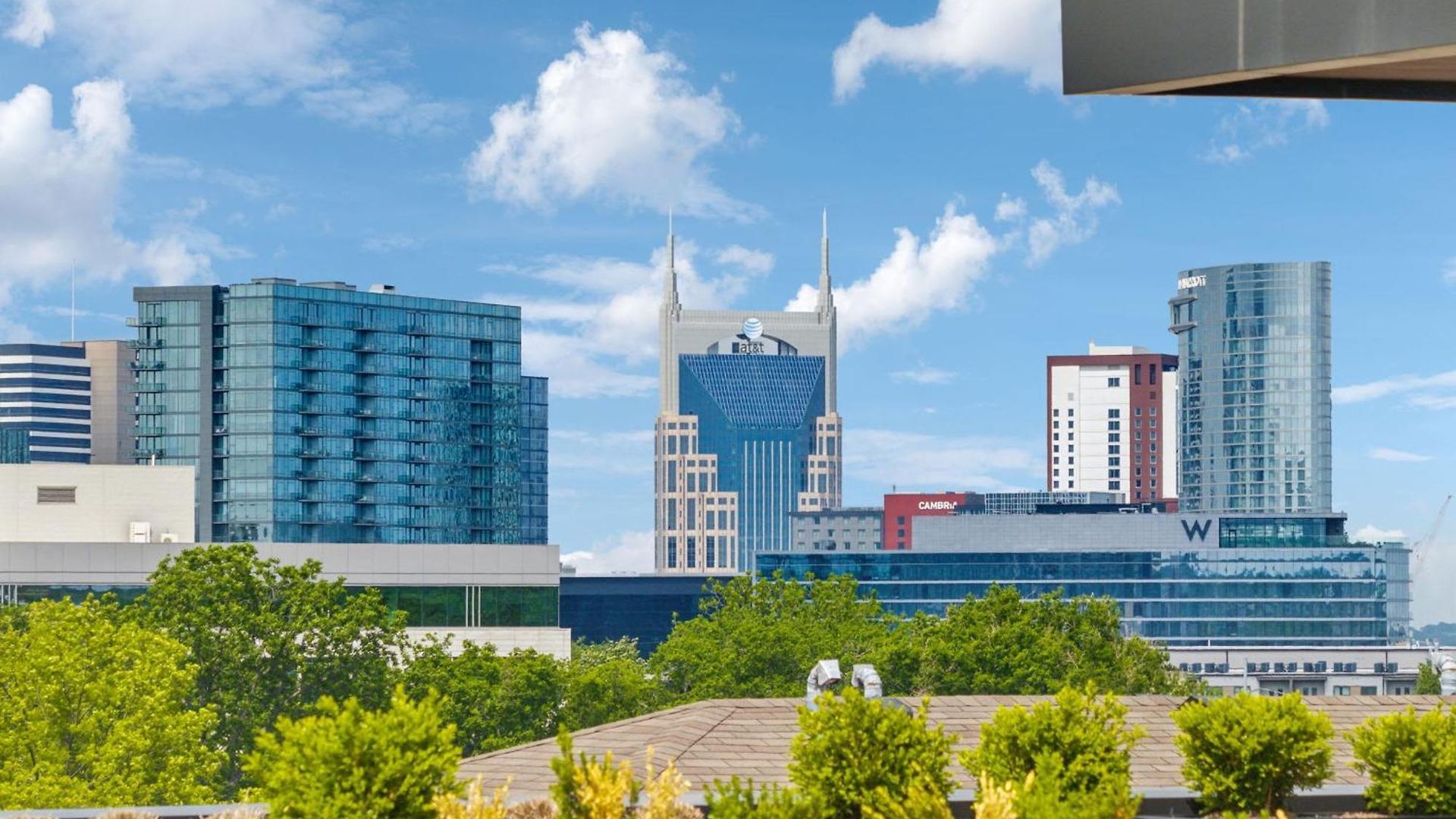 Heart Of Music Row Walk To Vanderbilt & Nashville