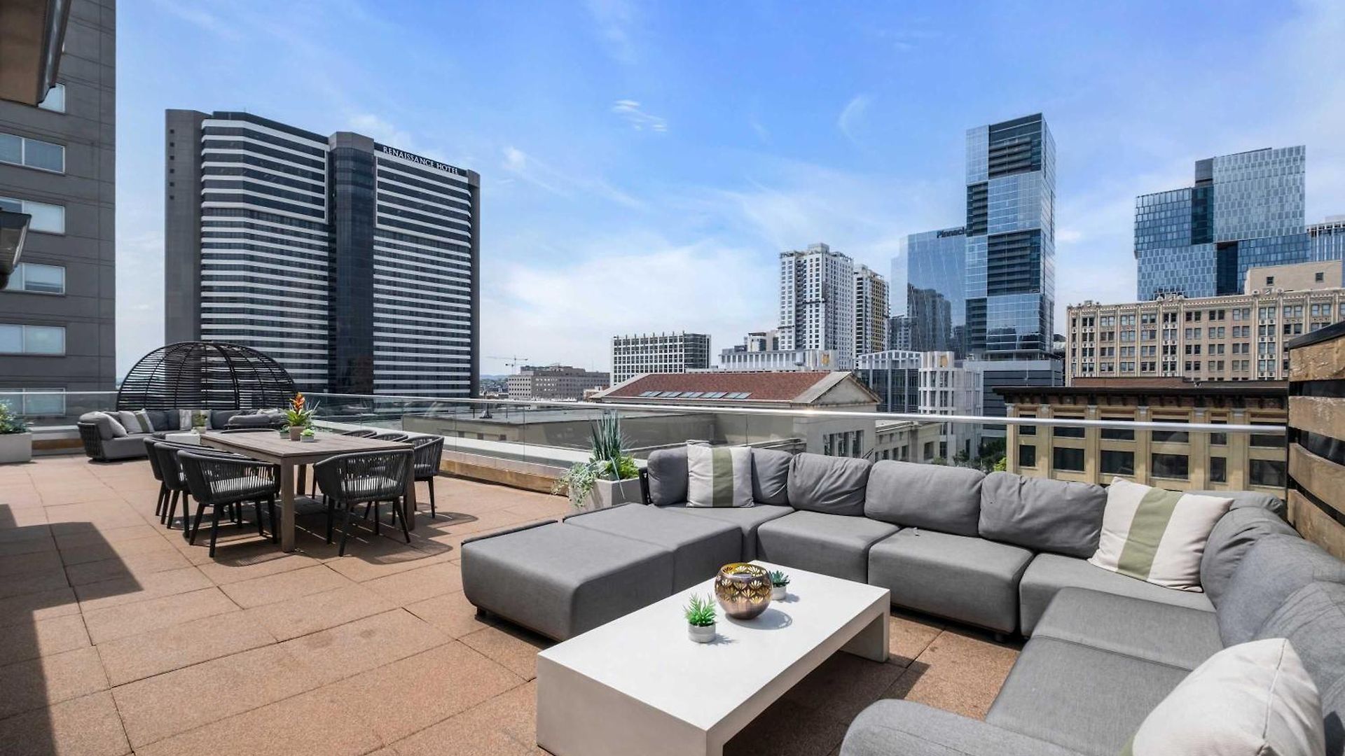 Apartment Skyline With Penthouse & Rooftop Deck 6br By Maddox *