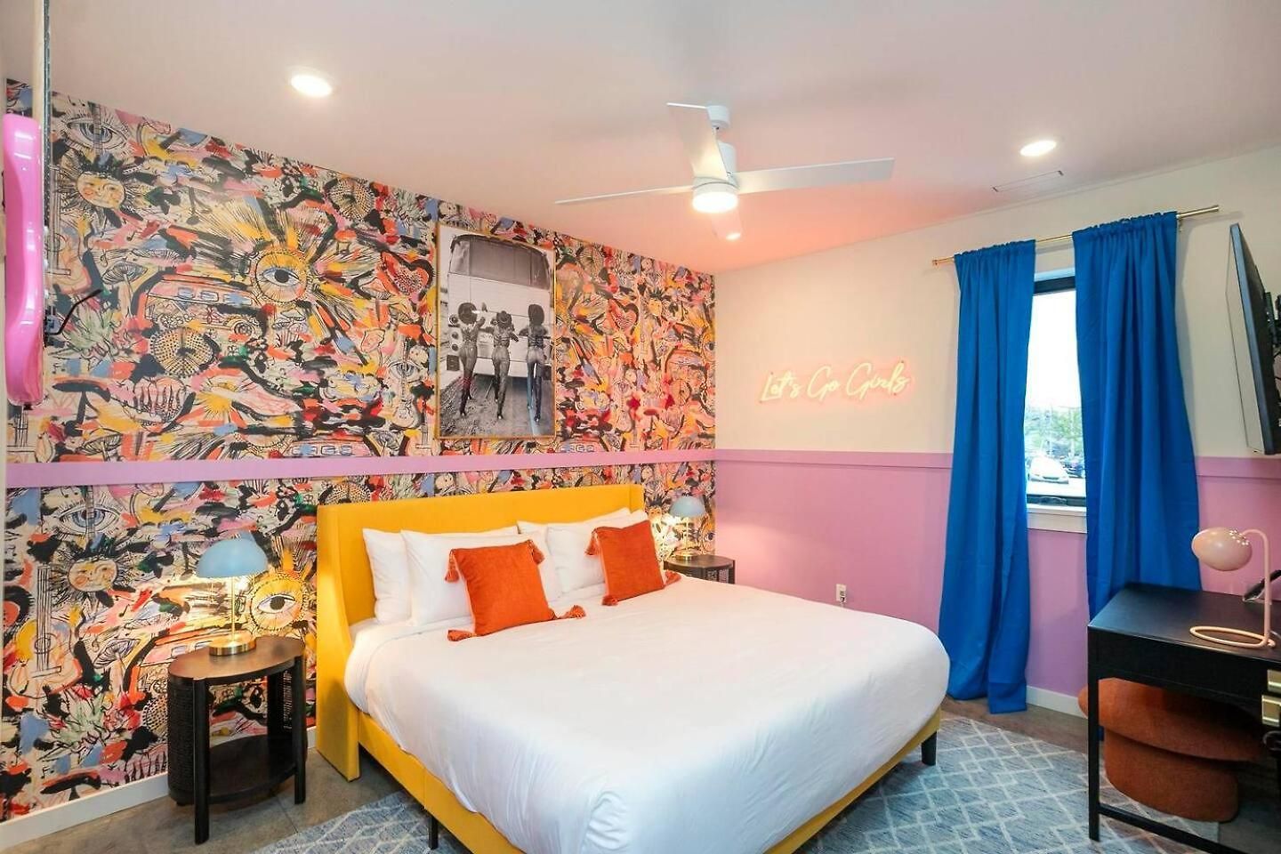 Giddy Up Rooftop Hot Tub, 4 King Suites, Near Dt Holiday home