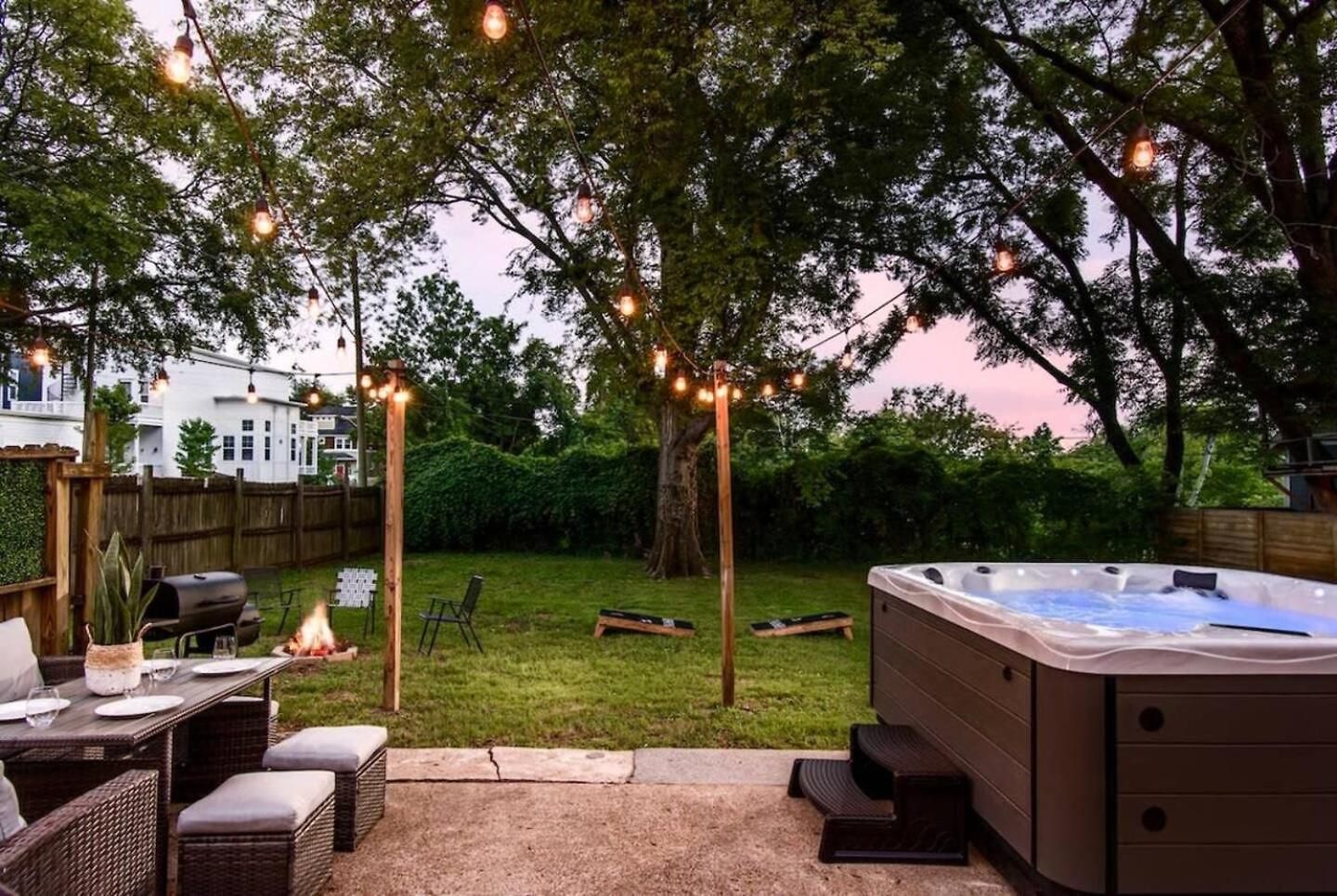 Holiday home Cozy Cottage W Hot Tub & Fire Pit 17Mi To Dt