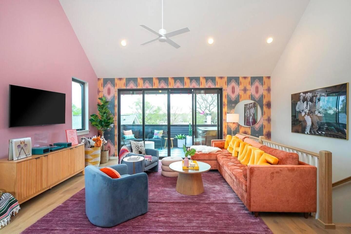 Giddy Up Rooftop Hot Tub, 4 King Suites, Near Dt Holiday home