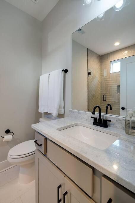 Private Roof Deck - Game - Broadway In 10 Nashville