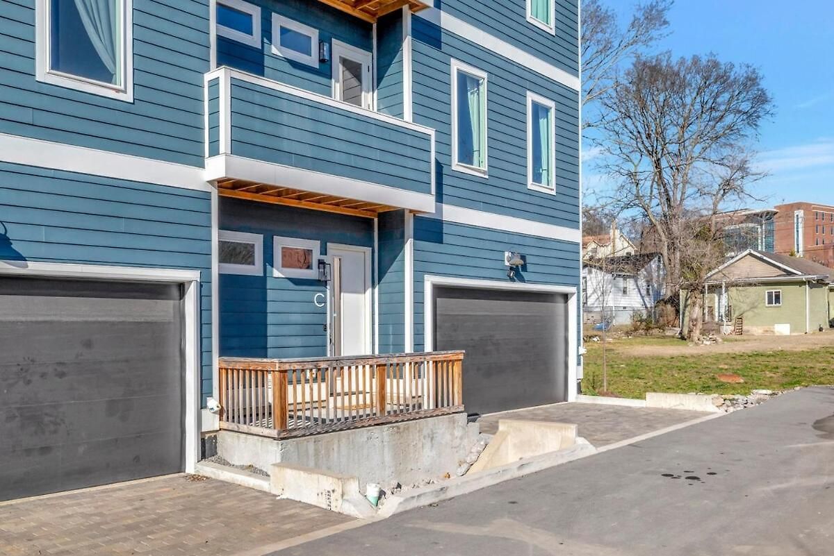 Private Roof Deck - Game - Broadway In 10