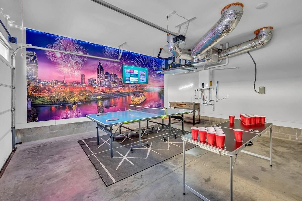 Huge Roof Deck With Games 10 Mins To Broadway Holiday home Nashville