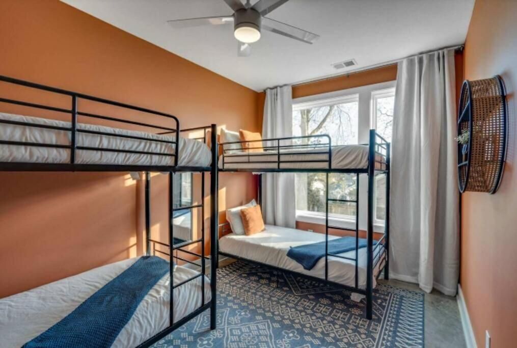 Huge Roof Deck With Games 10 Mins To Broadway Holiday home *